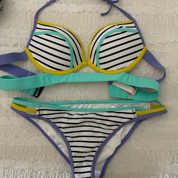 Victoria’s Secret Bikini - Picture 1 of 1